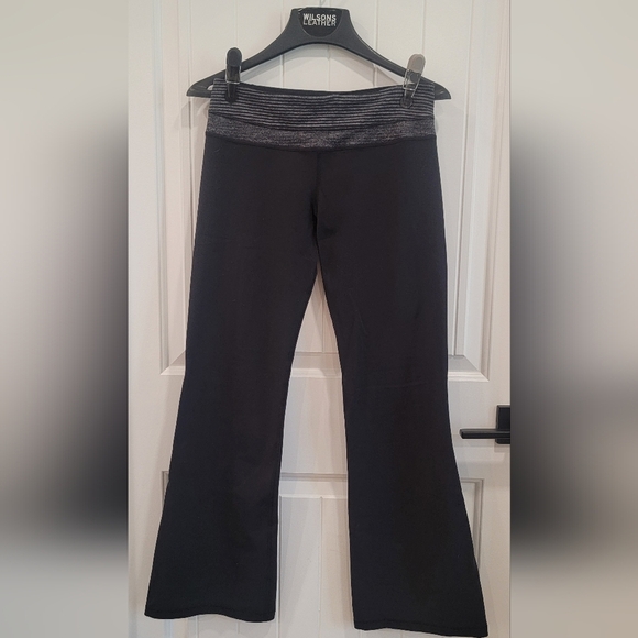 LULULEMON BLACK YOGA PANTS (sz 6) - Picture 1 of 5